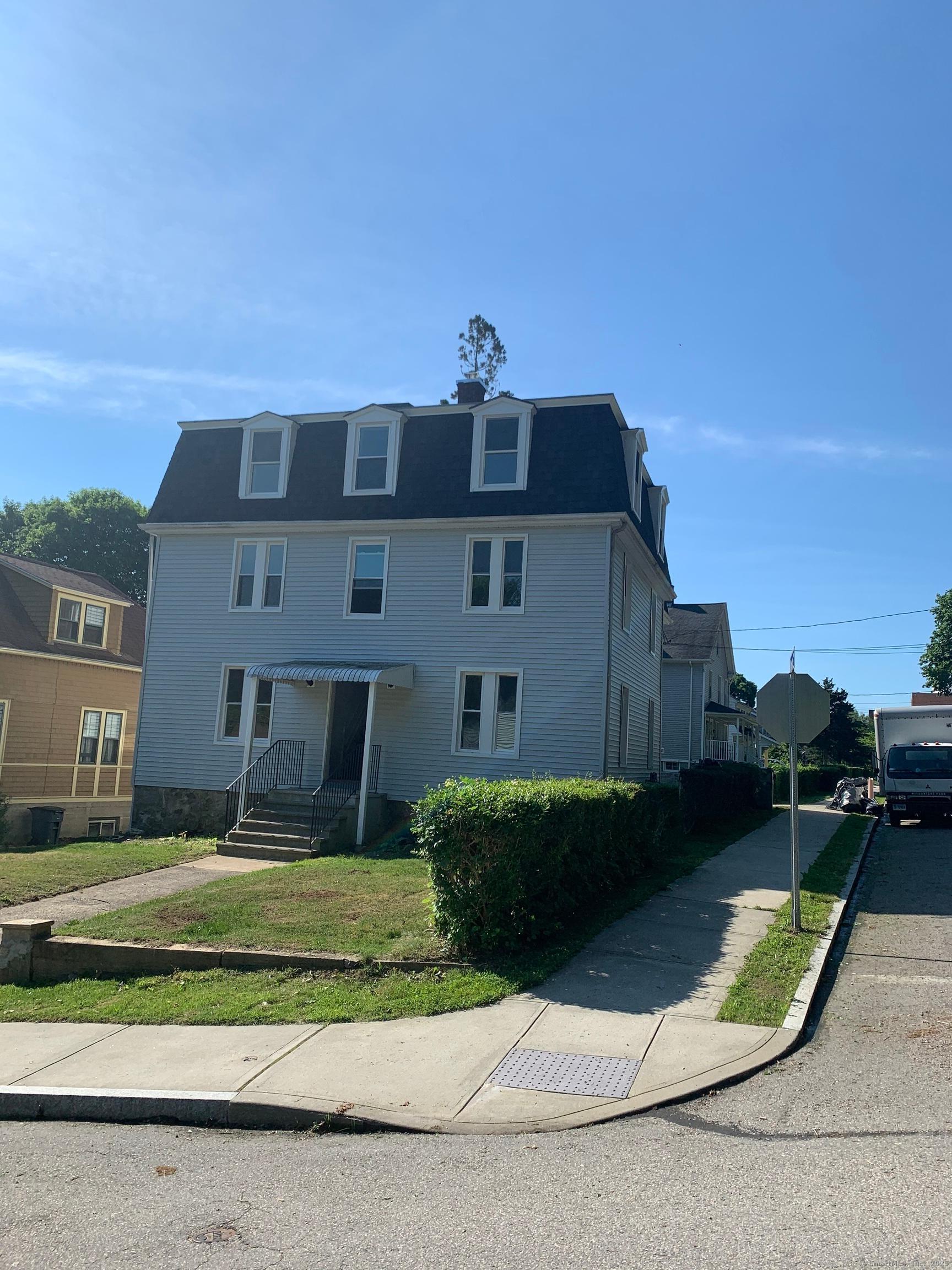 1 Farnsworth Street New London CT 06320