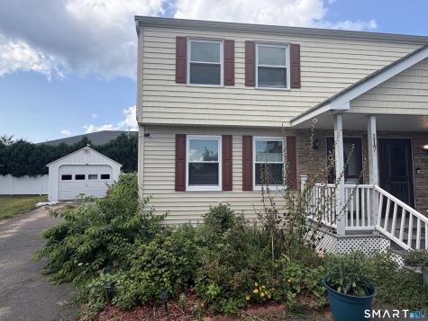 117 Footpath Lane East Hartford CT 06118