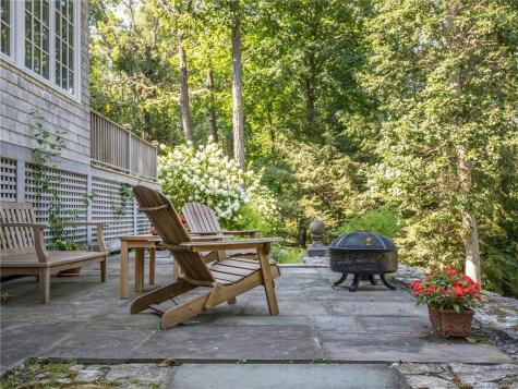 32 Jonathan Drive Roxbury CT 06783