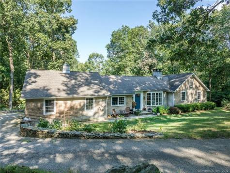 32 Jonathan Drive Roxbury CT 06783
