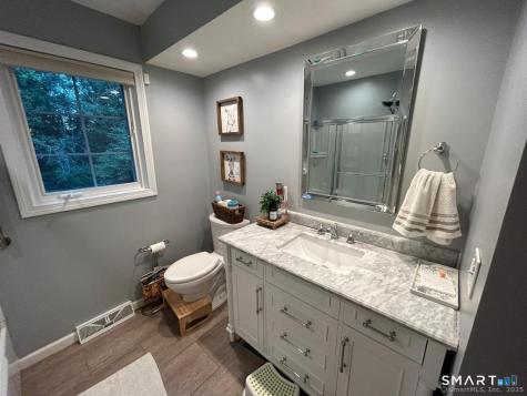 6 Roby Court Branford CT 06405
