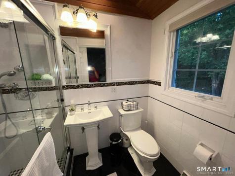 6 Roby Court Branford CT 06405