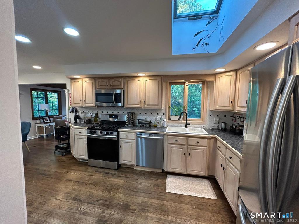 6 Roby Court Branford CT 06405