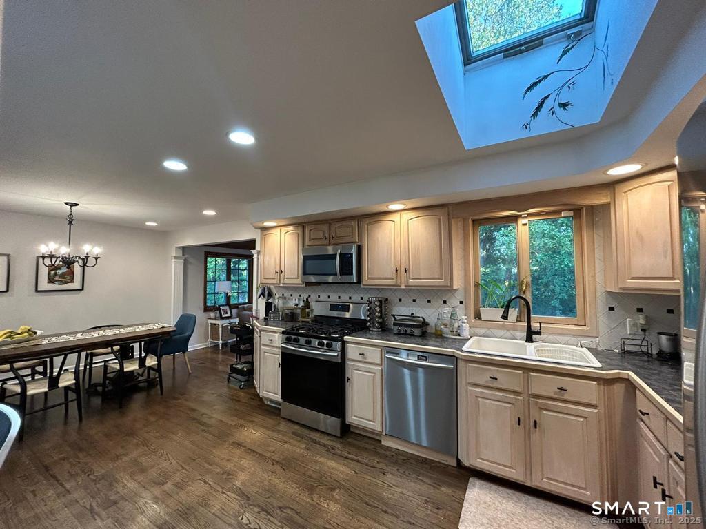 6 Roby Court Branford CT 06405