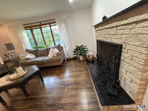 6 Roby Court Branford CT 06405