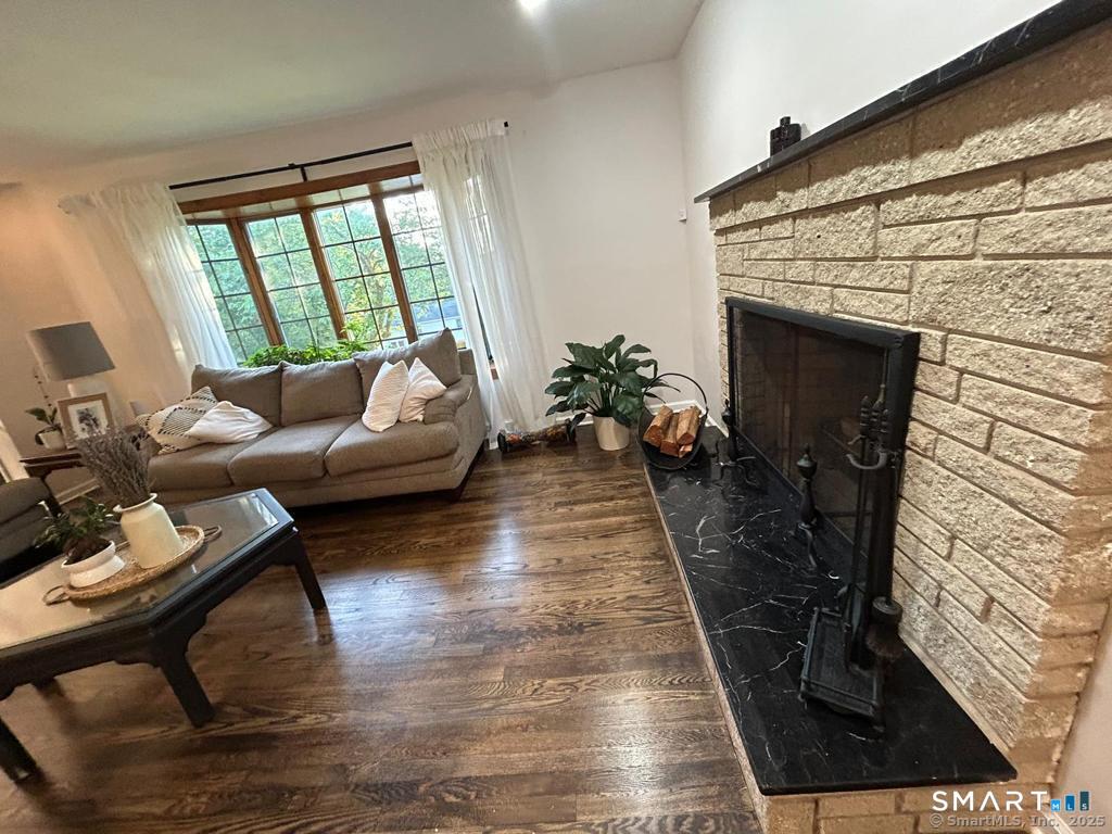 6 Roby Court Branford CT 06405
