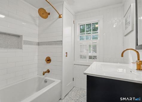 40 Oakwood Drive Fairfield CT 06824