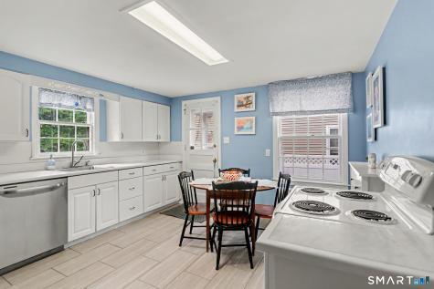 40 Oakwood Drive Fairfield CT 06824