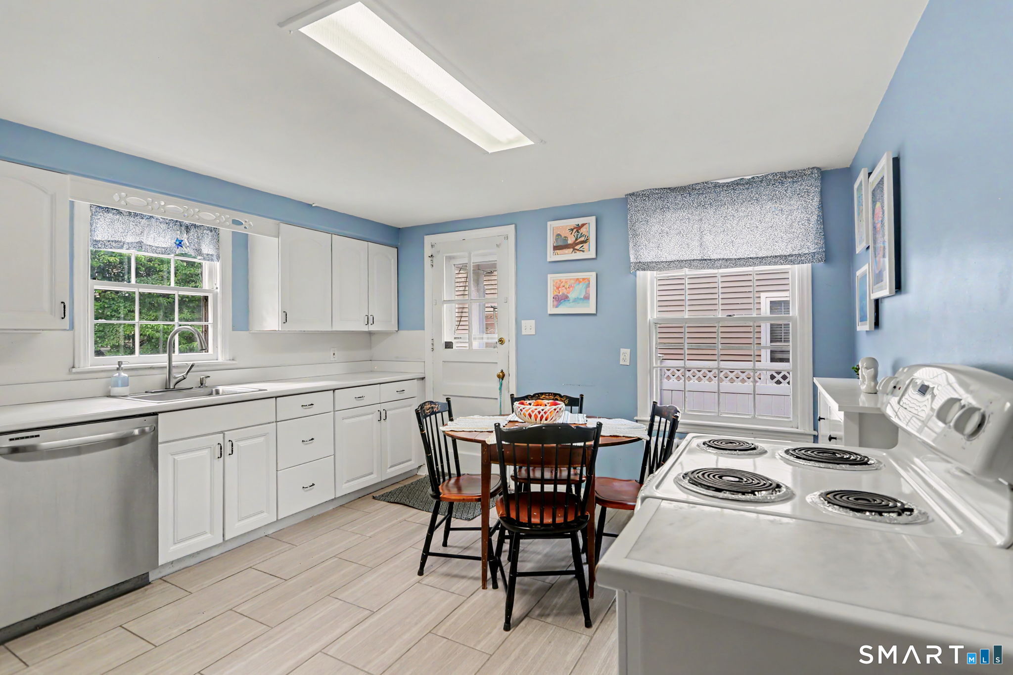 40 Oakwood Drive Fairfield CT 06824