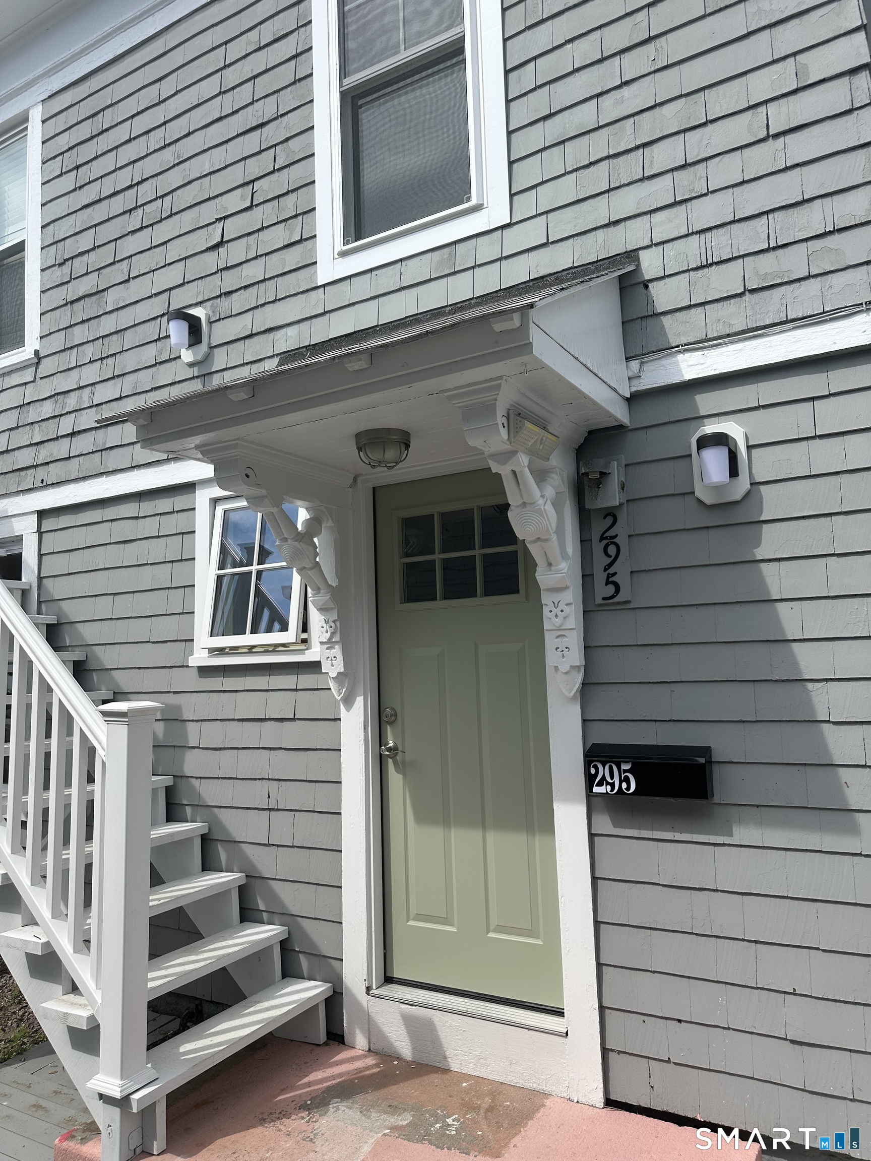 295 Main Street East Lyme CT 06357