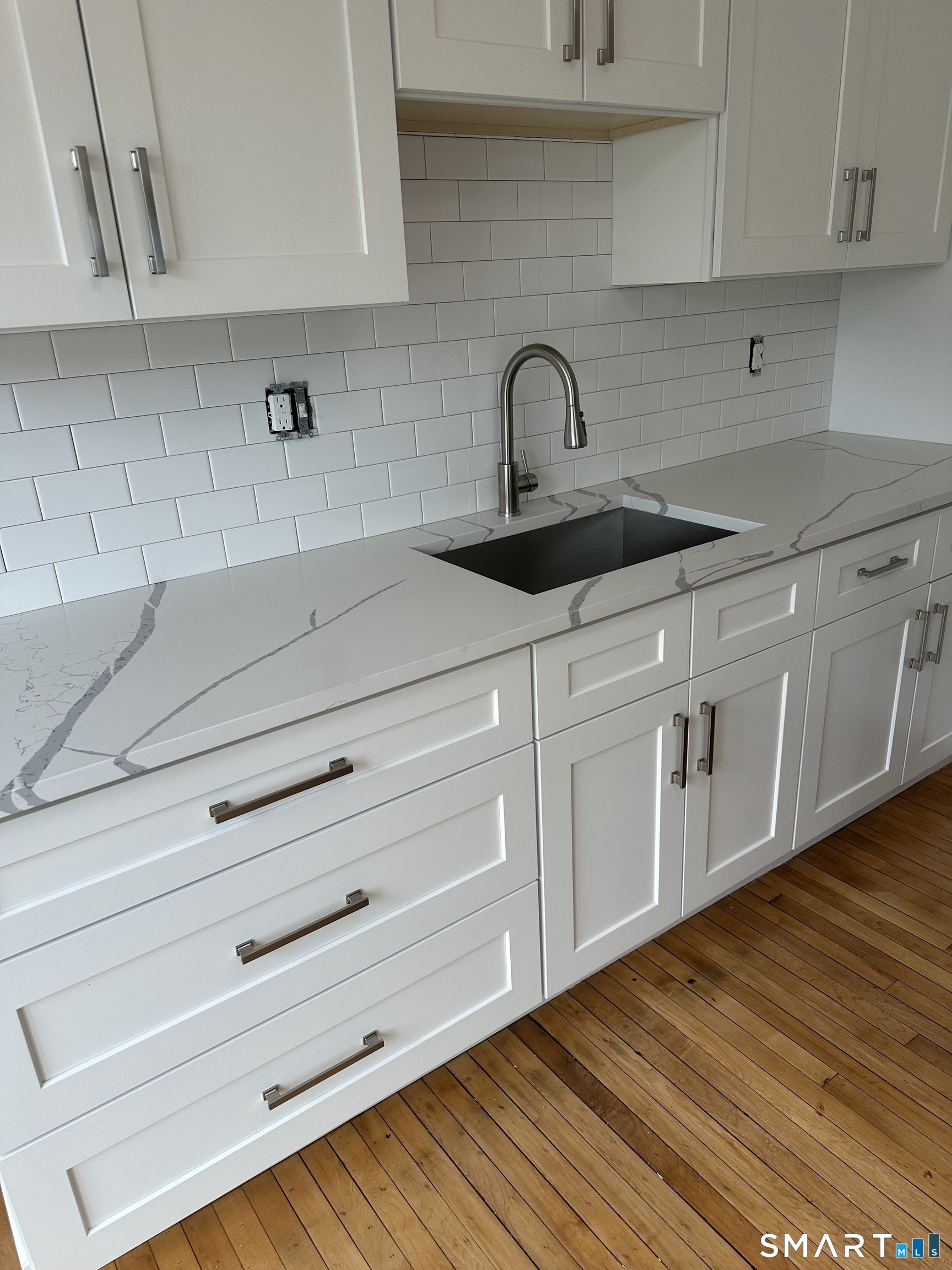 295 Main Street East Lyme CT 06357
