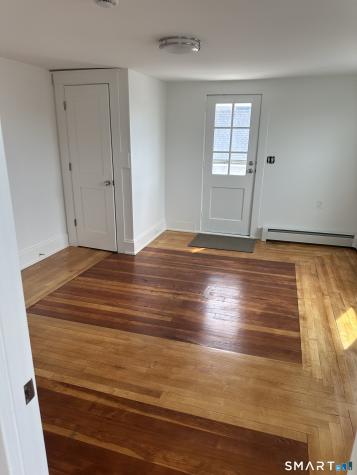 295 Main Street East Lyme CT 06357