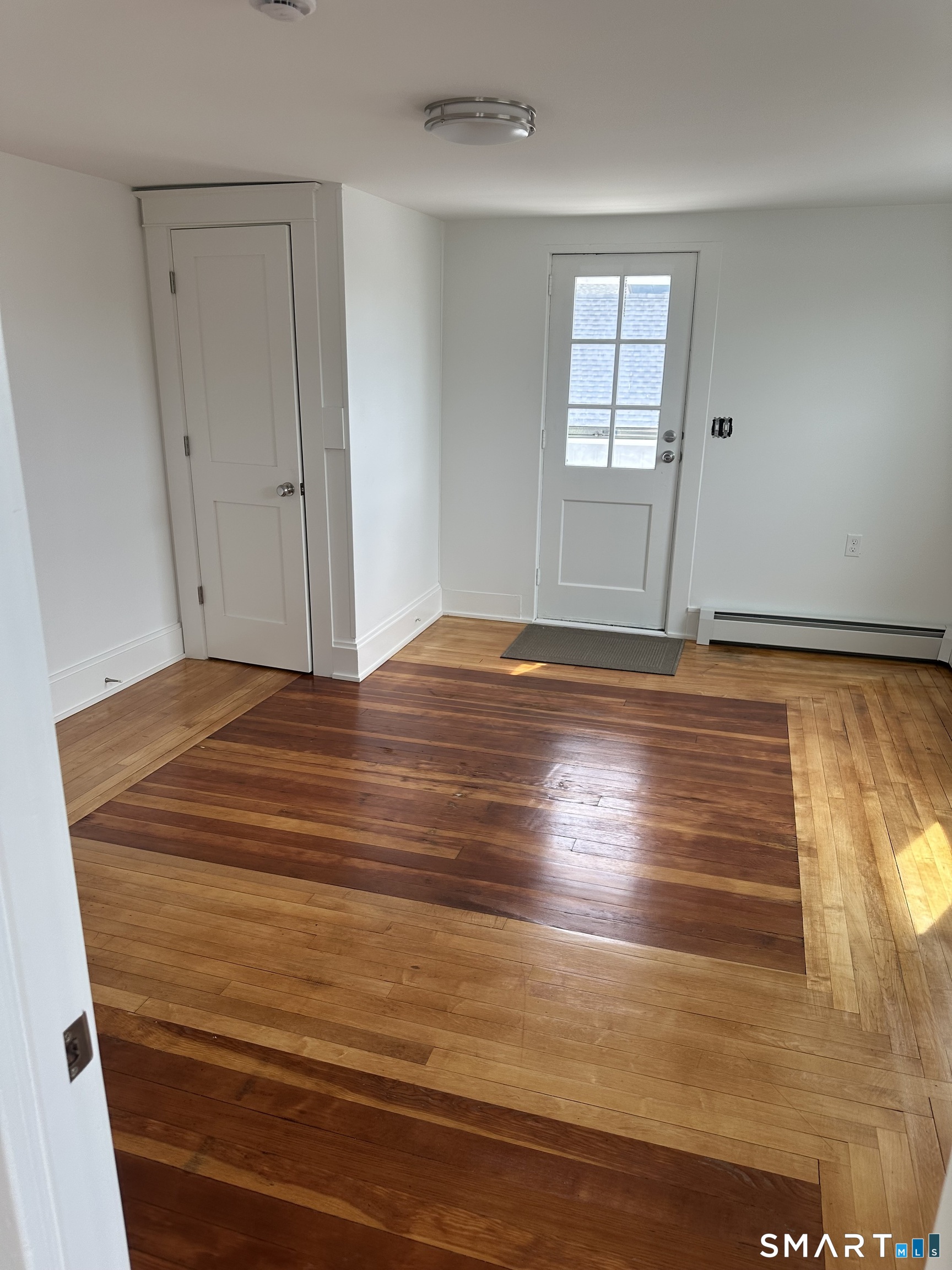 295 Main Street East Lyme CT 06357