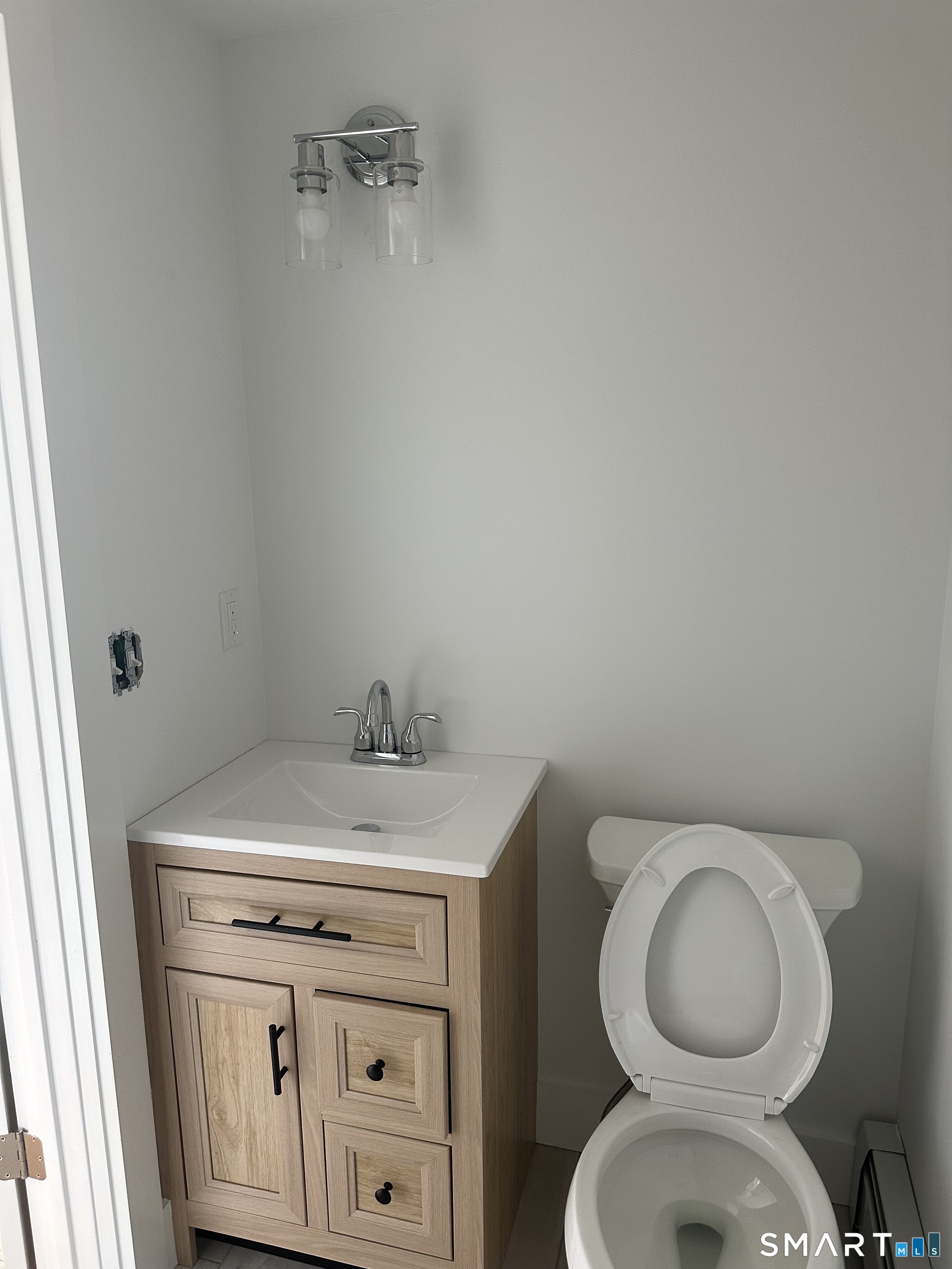 295 Main Street East Lyme CT 06357