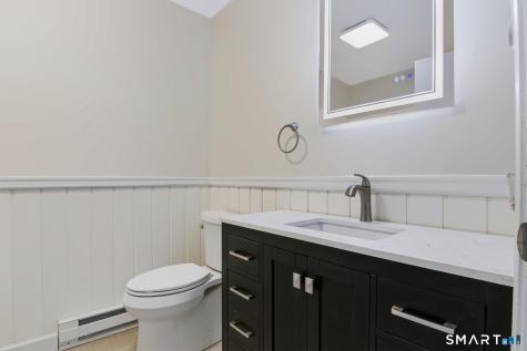 241 Boston Post Road East Lyme CT 06333