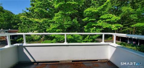 22 North Lake Drive Hamden CT 06517