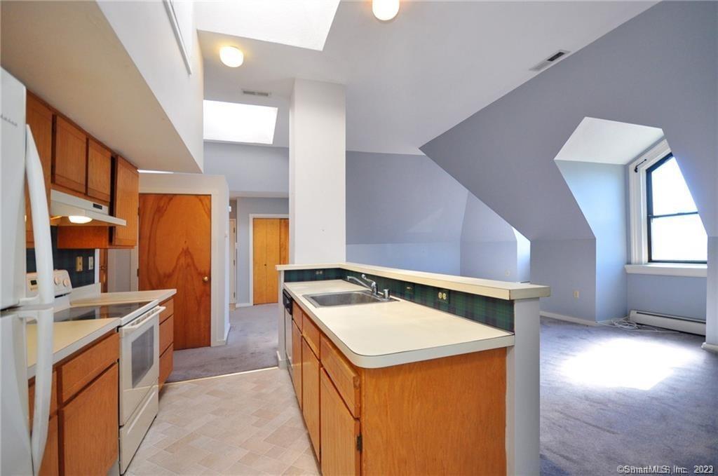 12 Charter Oak Place Hartford CT 06106