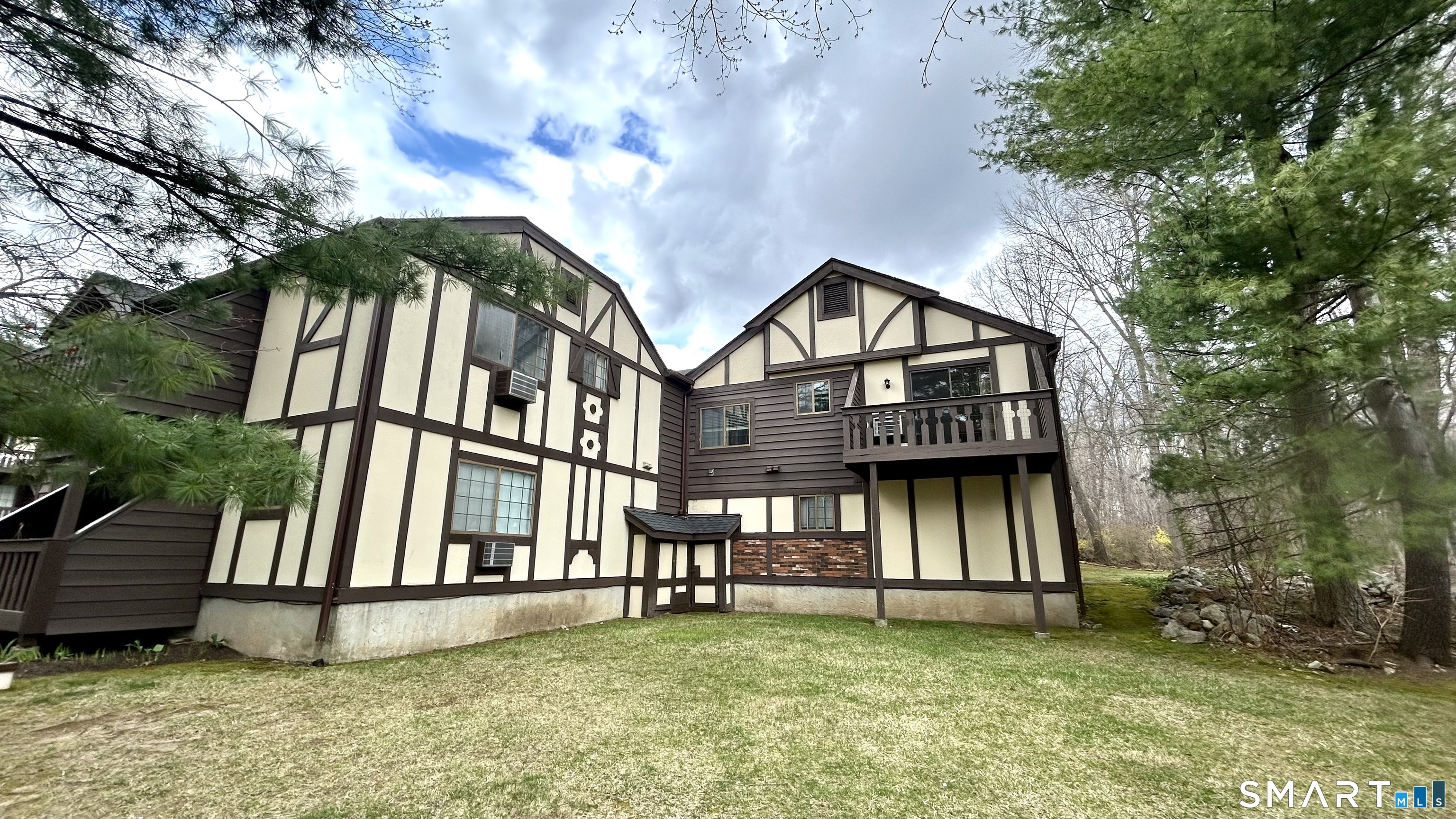 8 Derby Court Brookfield CT 06804