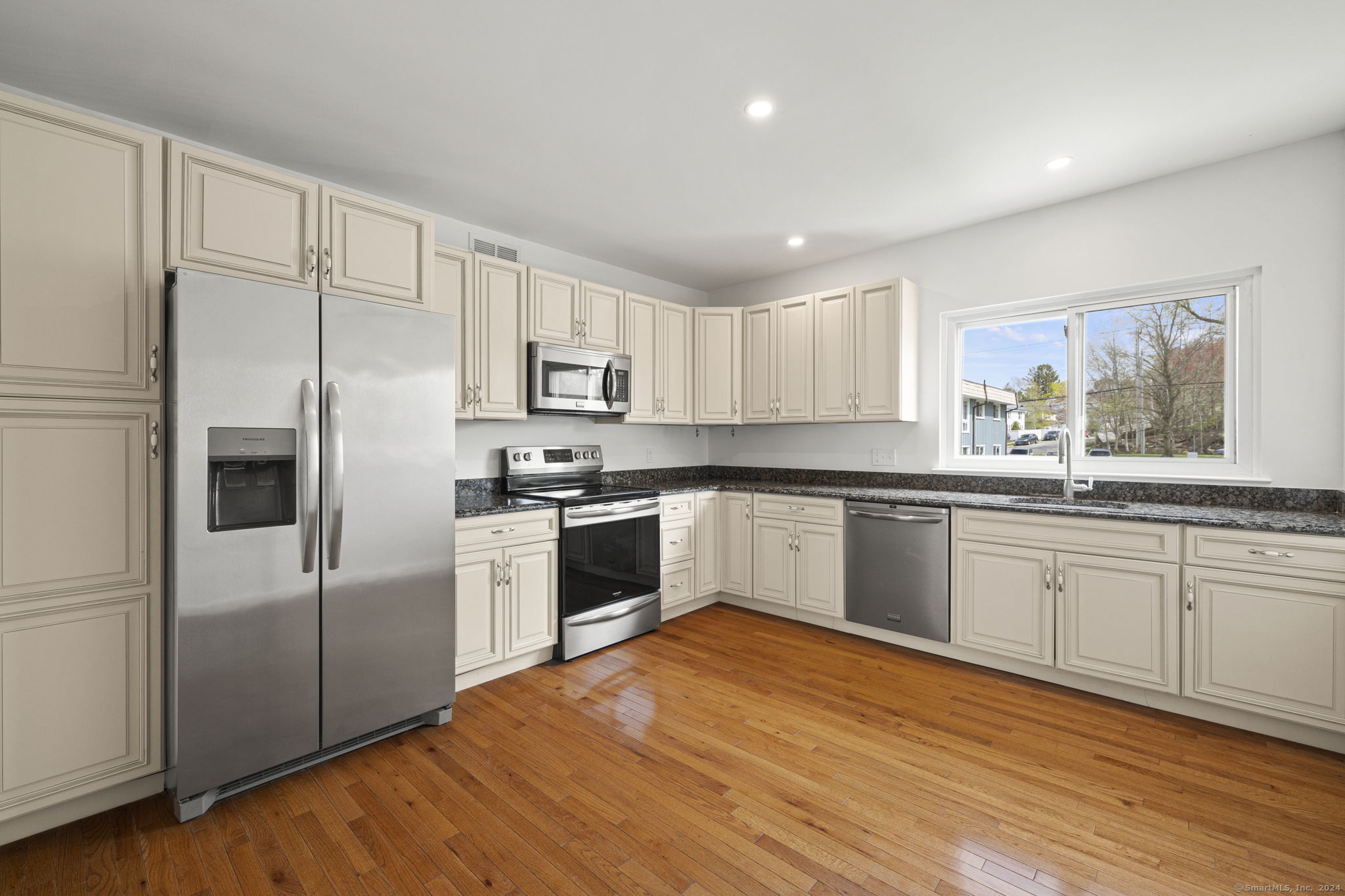 1153 Stratfield Road Fairfield CT 06825
