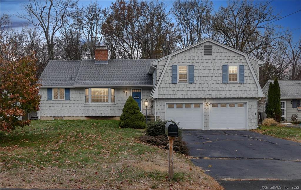 22 Ravenwood Road West Hartford CT 06107