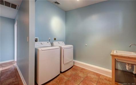 22 Usher Street Milford CT 06460