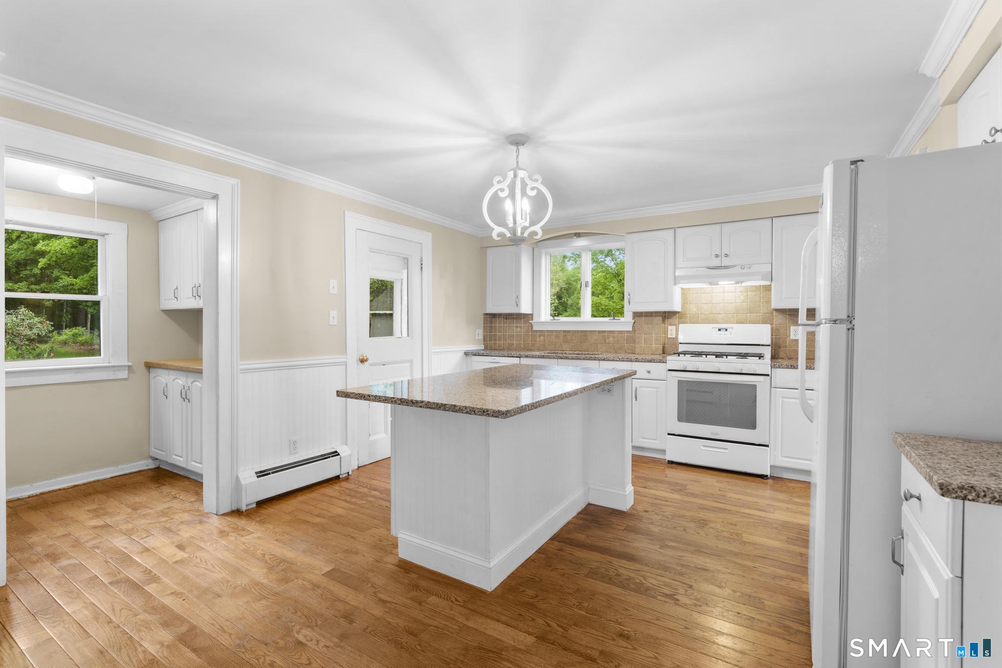 84 New Road Avon CT 06001
