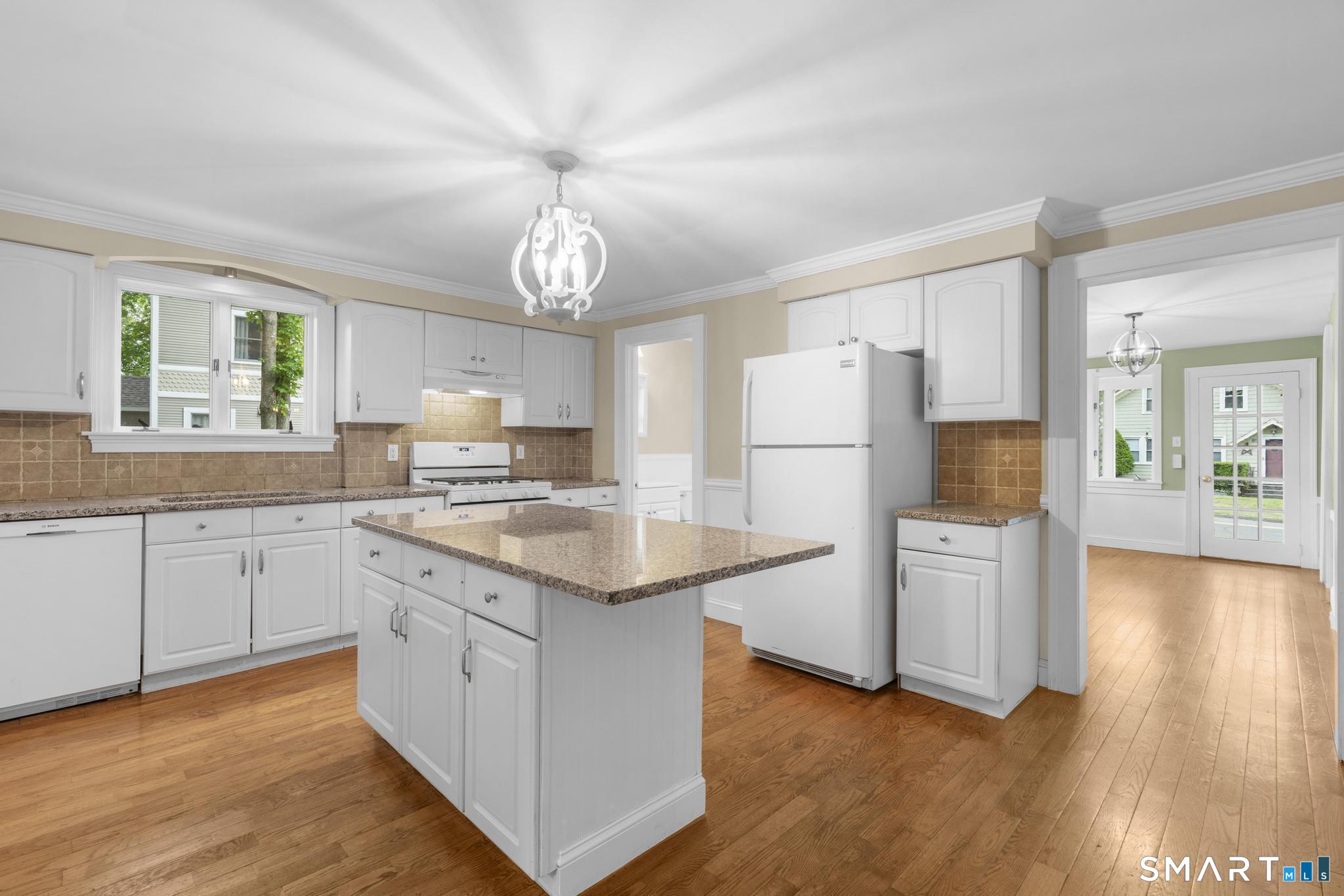 84 New Road Avon CT 06001