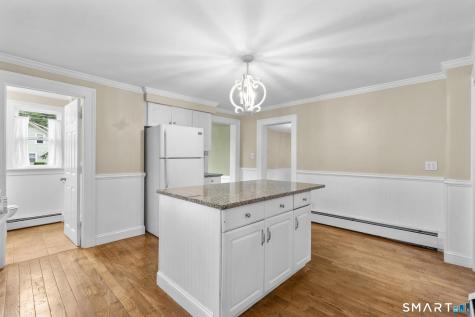 84 New Road Avon CT 06001