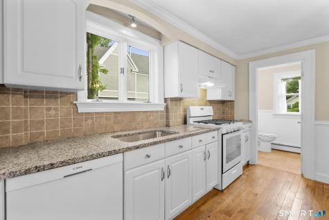 84 New Road Avon CT 06001