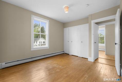 84 New Road Avon CT 06001