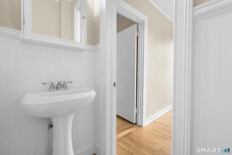 84 New Road Avon CT 06001