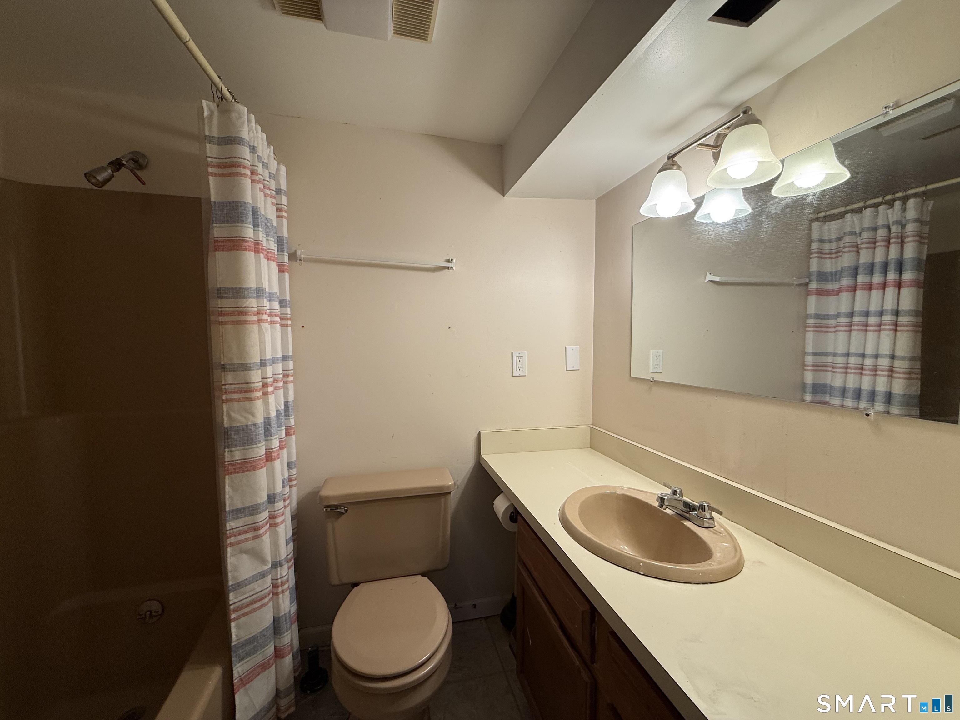 32 Upper Pattagansett Road East Lyme CT 06333