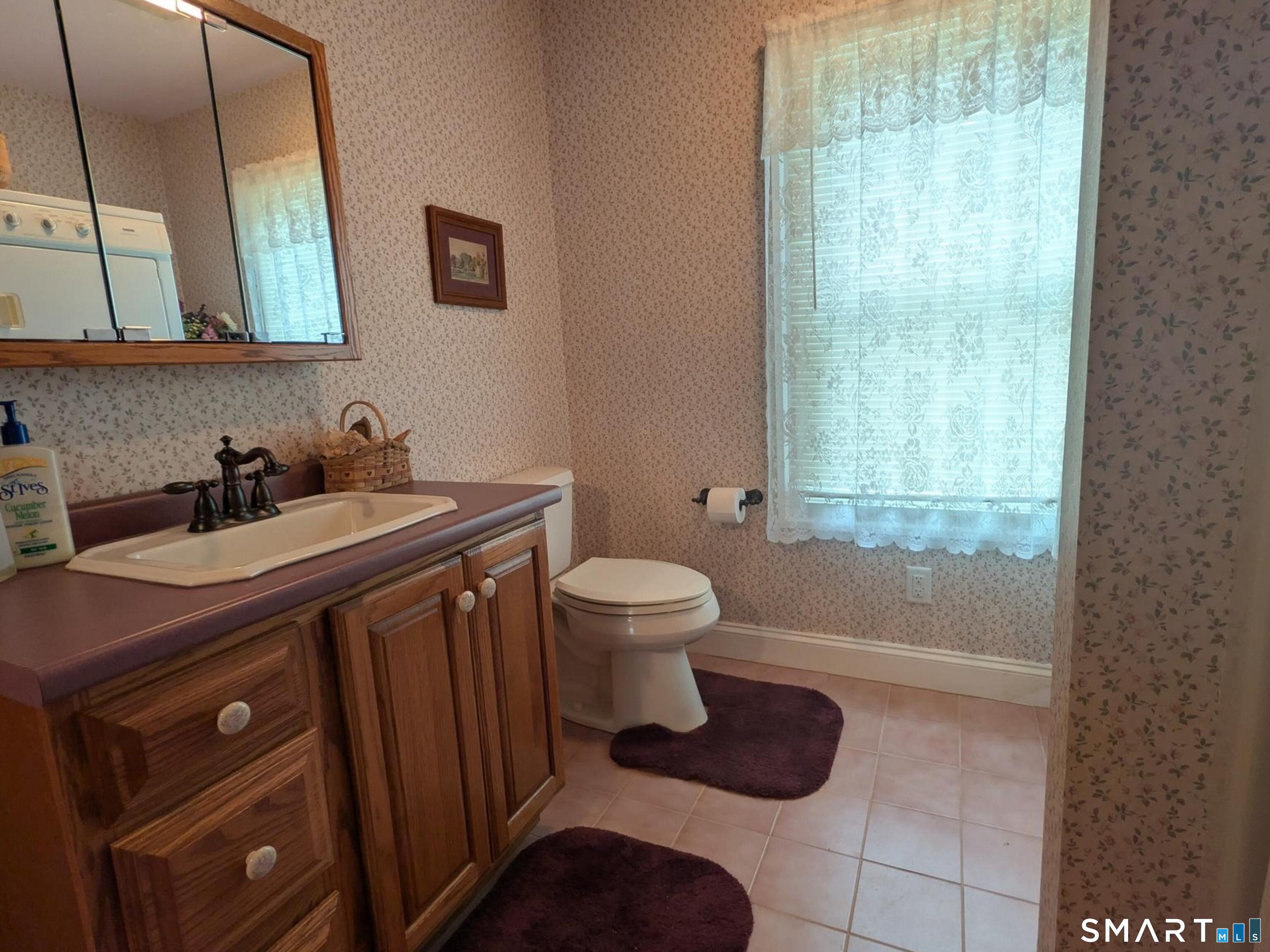10 Shore Road Waterford CT 06385