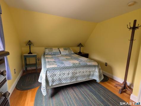 10 Shore Road Waterford CT 06385