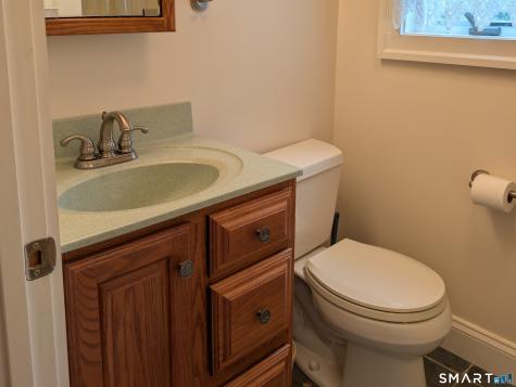 10 Shore Road Waterford CT 06385