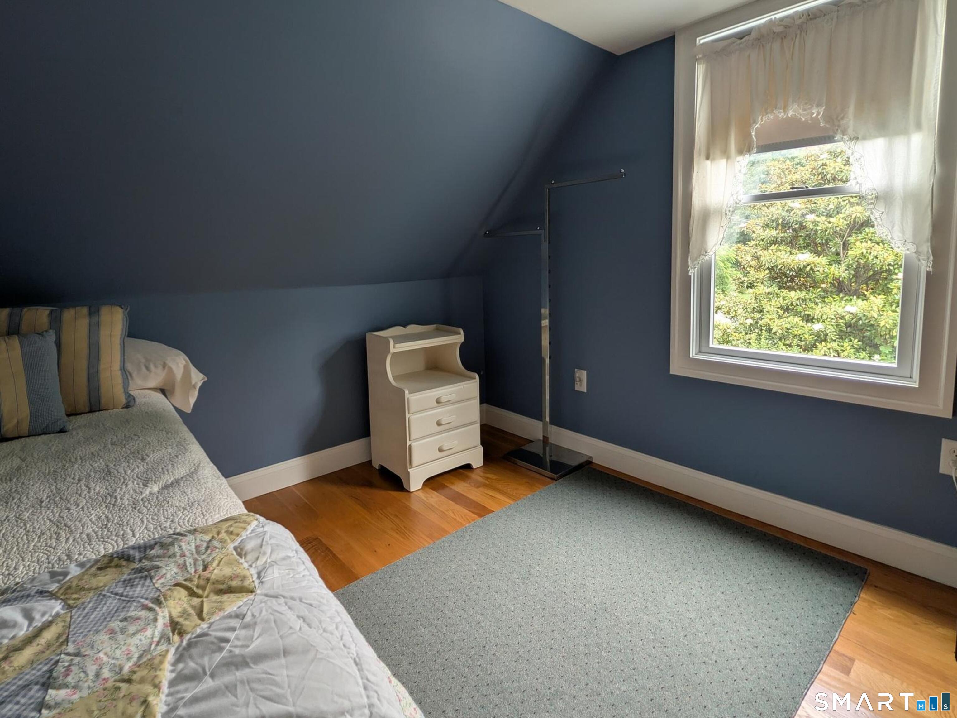 10 Shore Road Waterford CT 06385