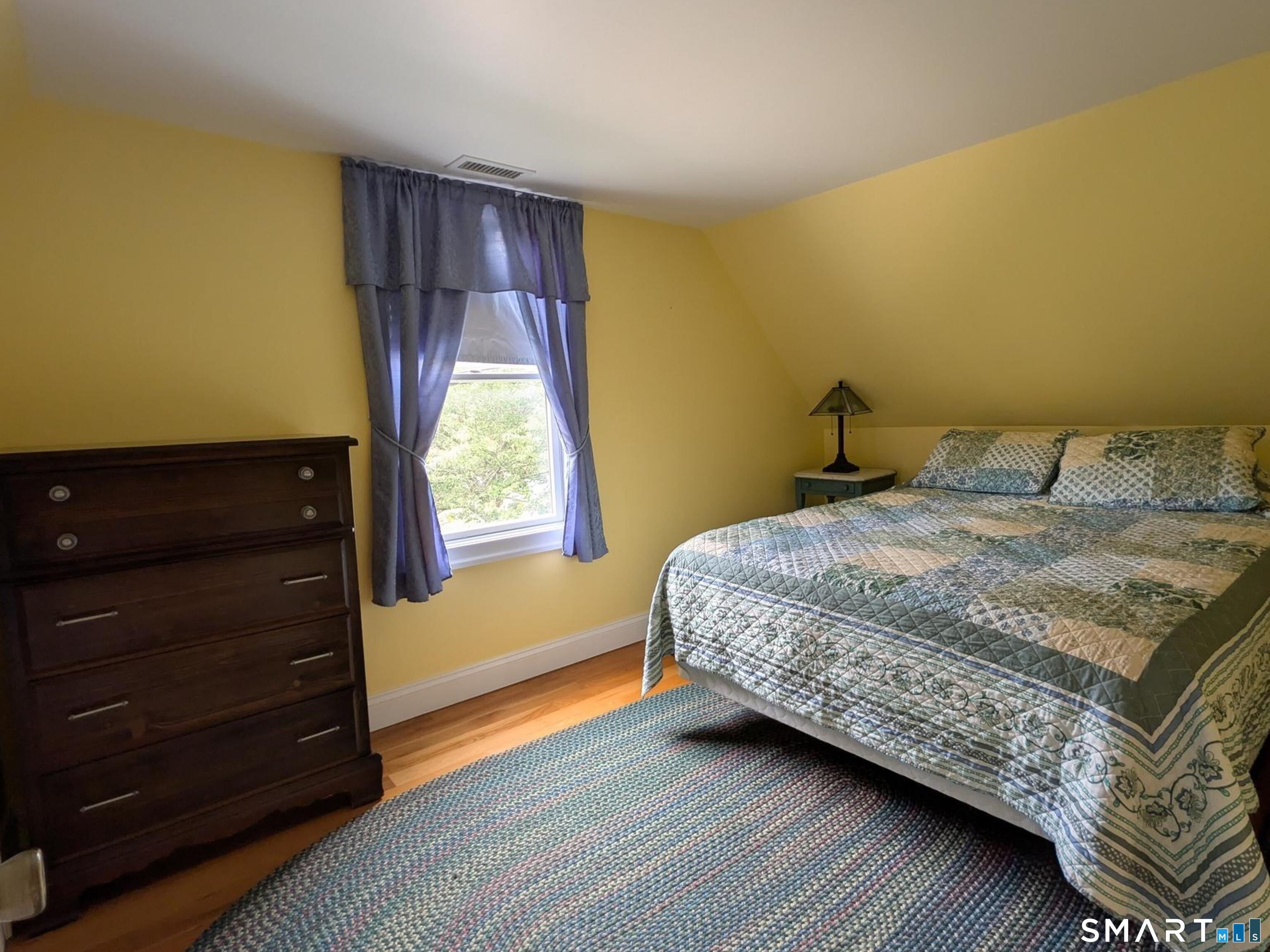 10 Shore Road Waterford CT 06385