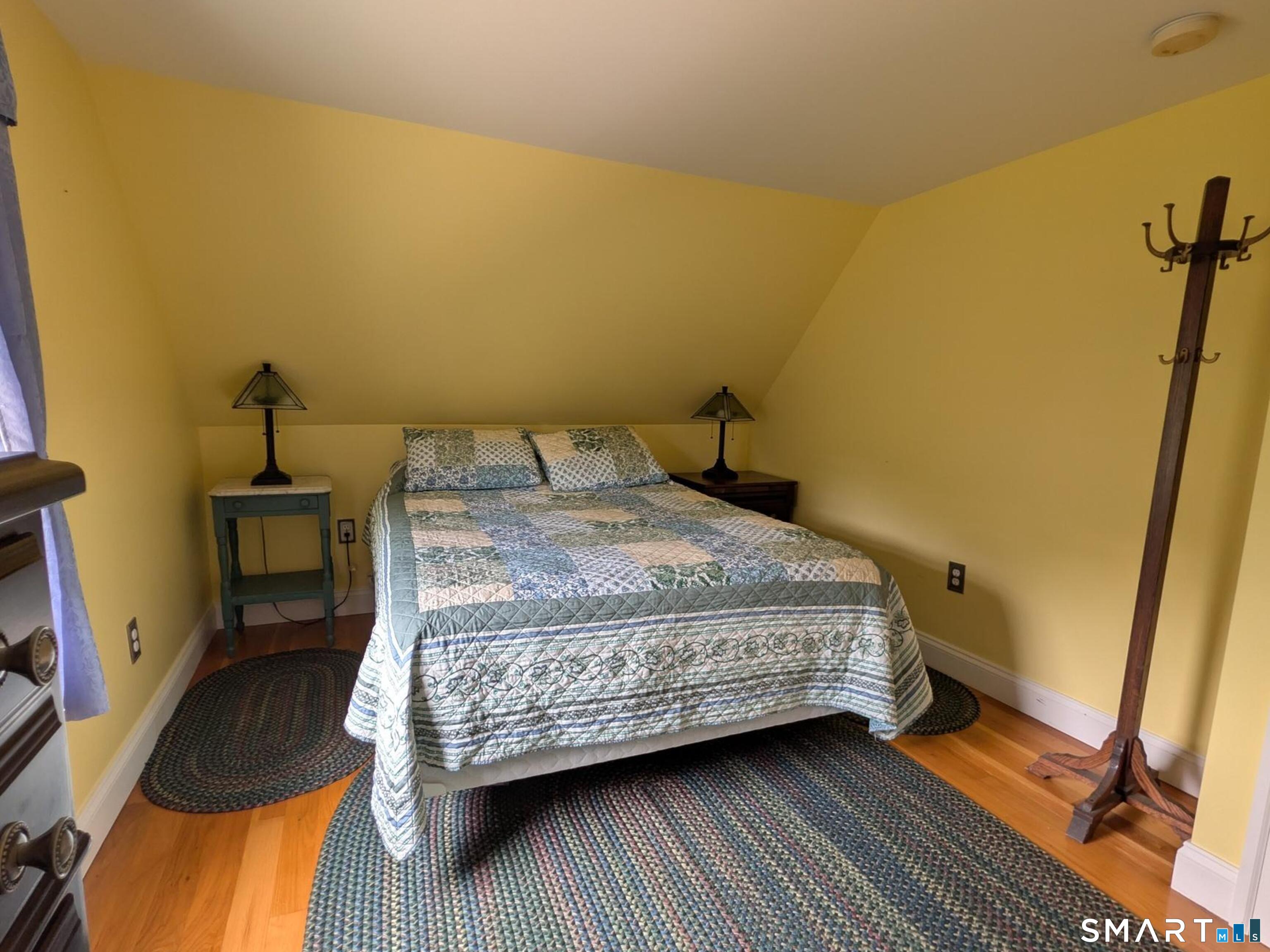 10 Shore Road Waterford CT 06385