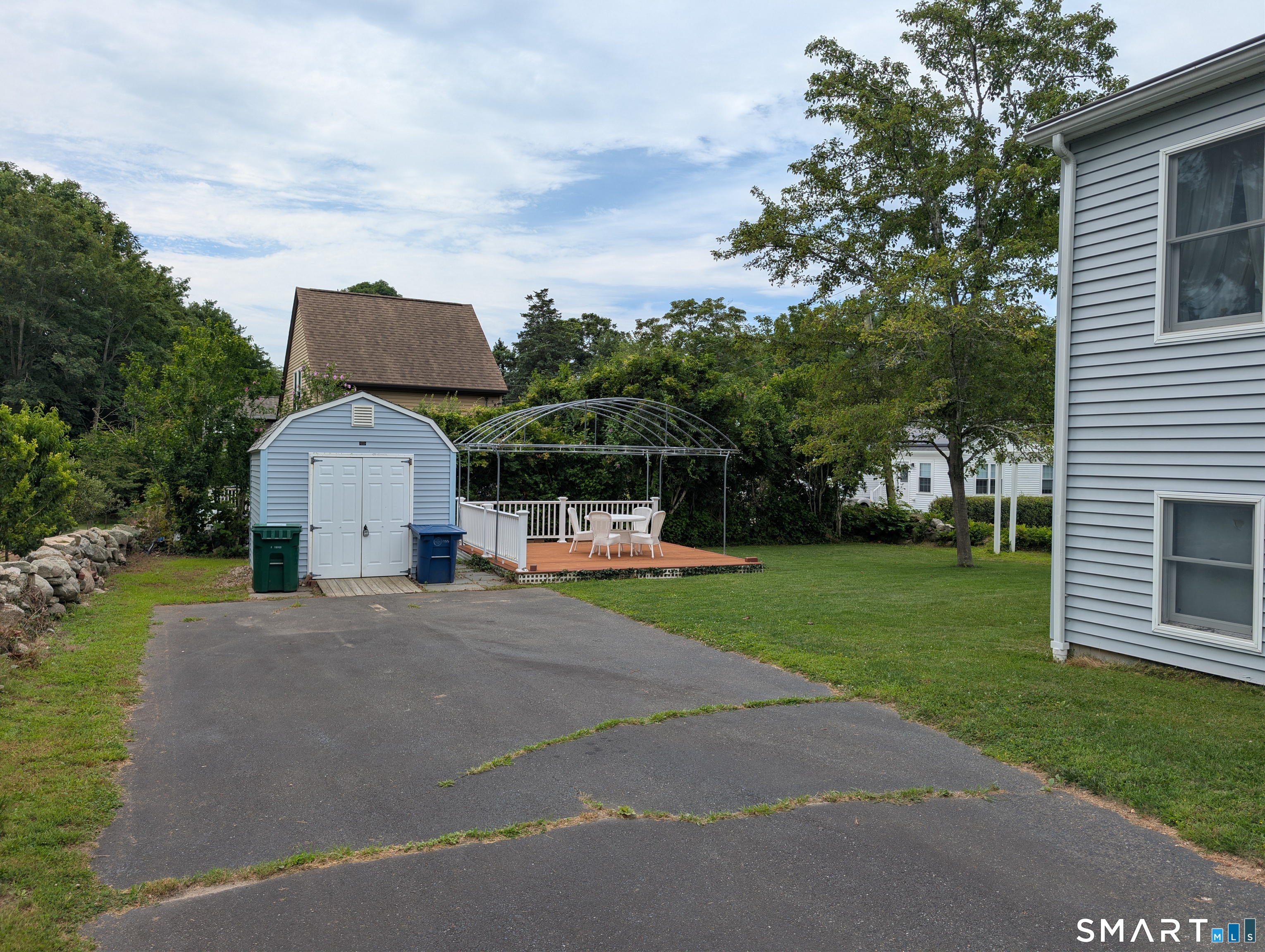 10 Shore Road Waterford CT 06385