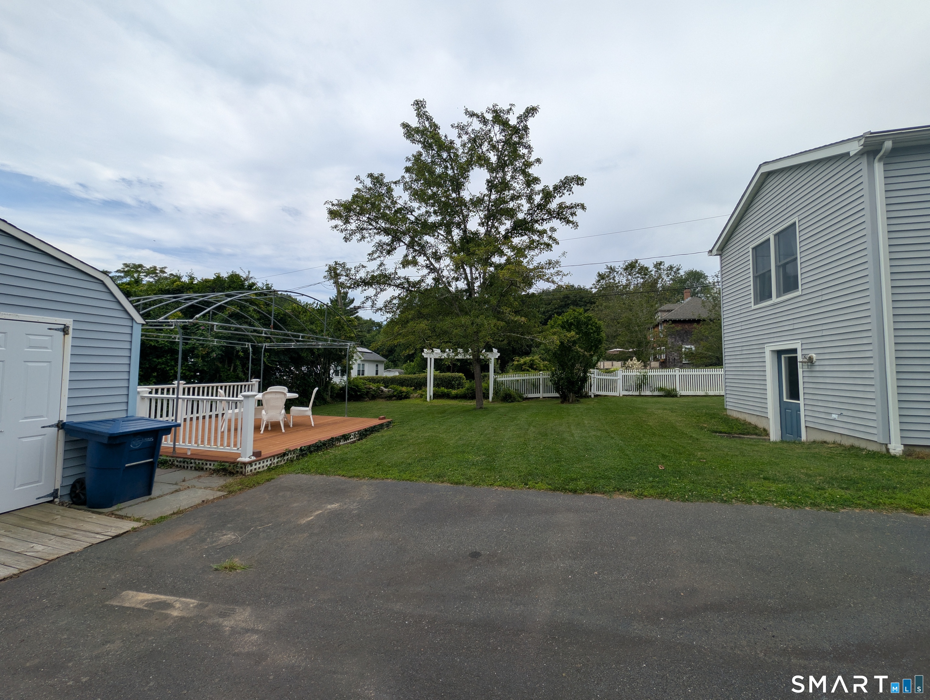 10 Shore Road Waterford CT 06385