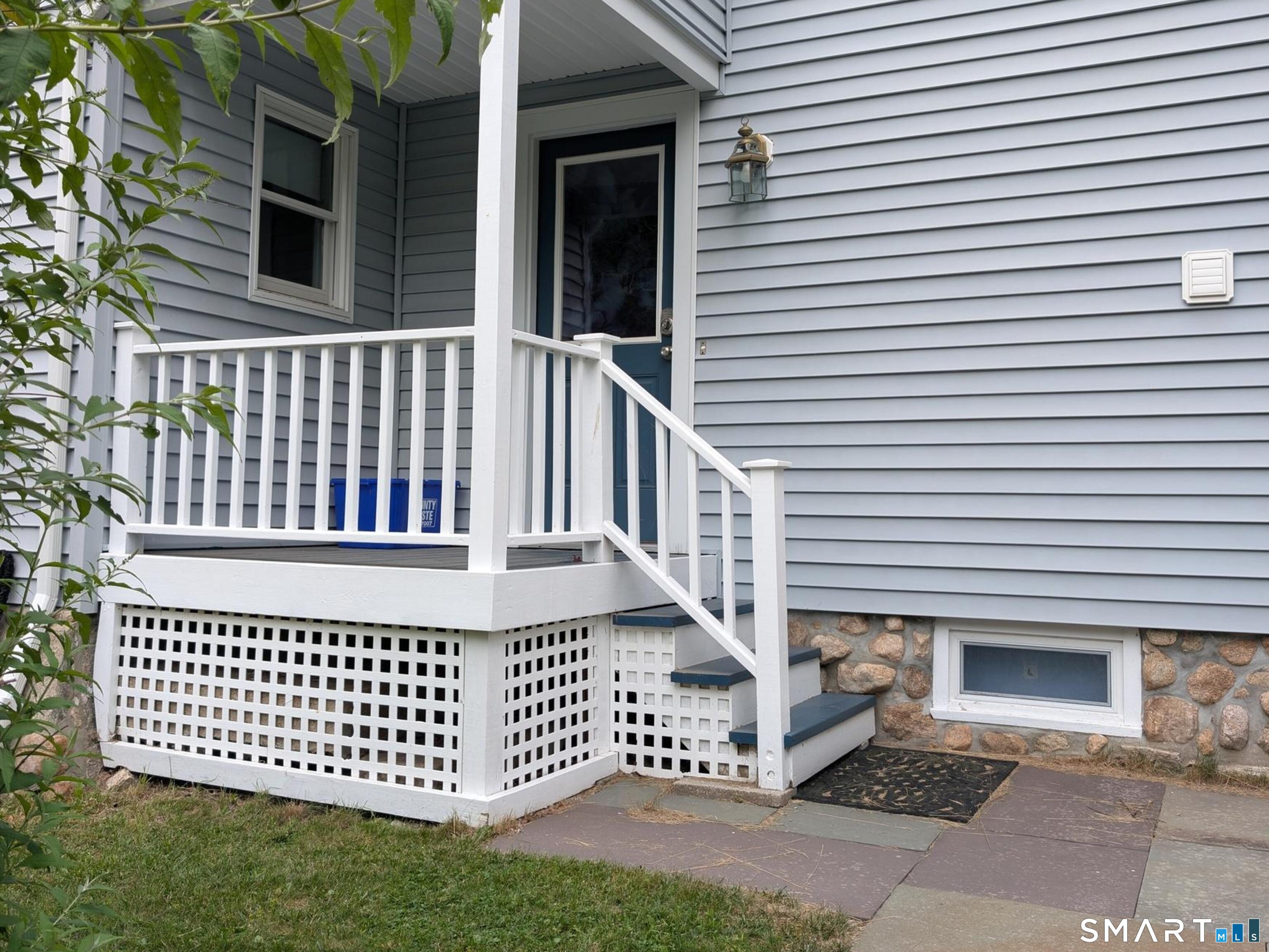 10 Shore Road Waterford CT 06385