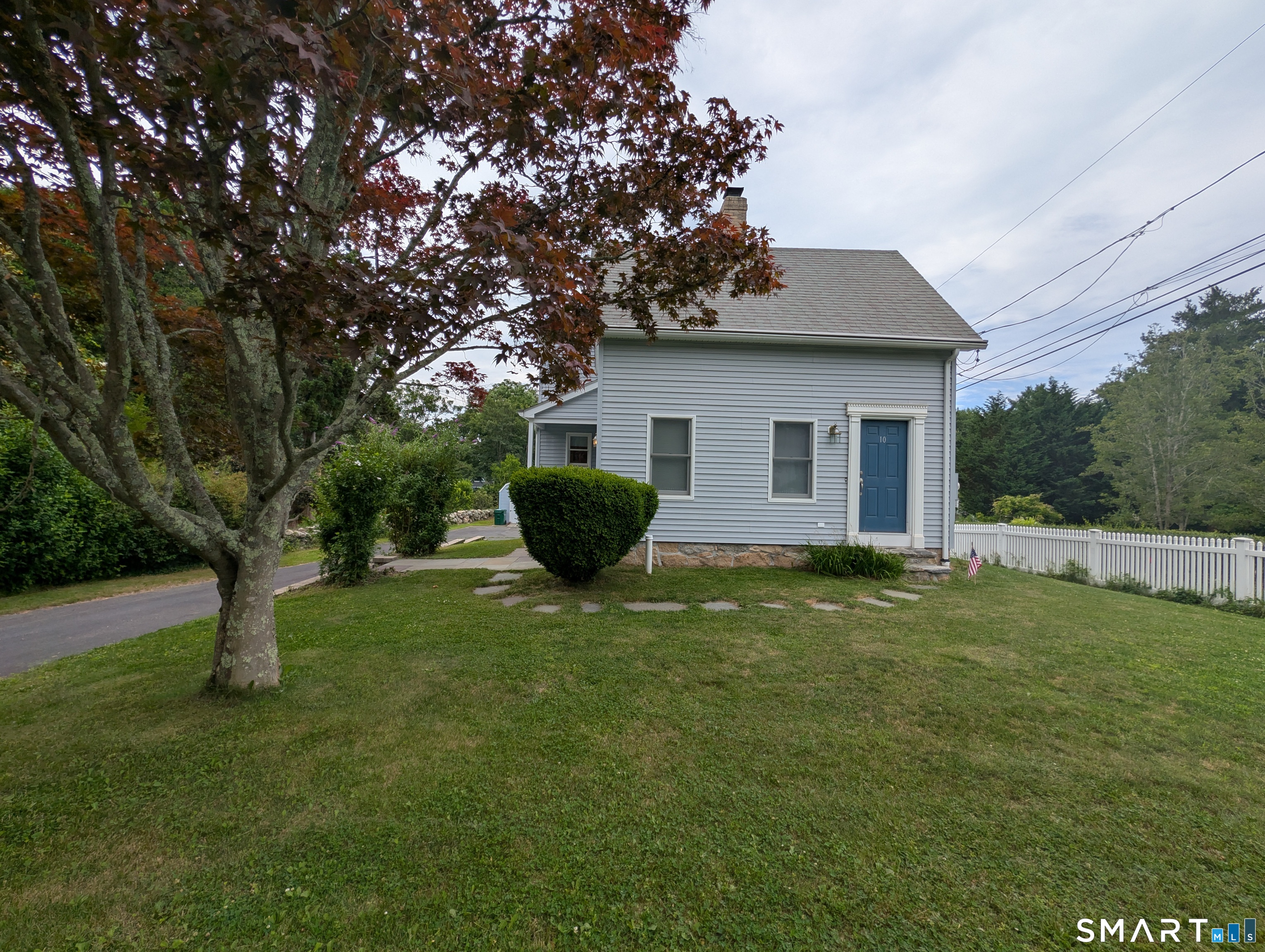 10 Shore Road Waterford CT 06385