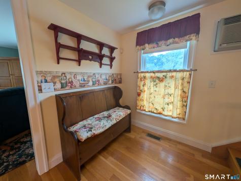 10 Shore Road Waterford CT 06385