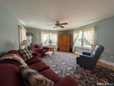 10 Shore Road Waterford CT 06385