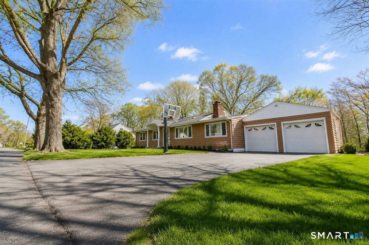 32 Poplar Street Trumbull CT 06611