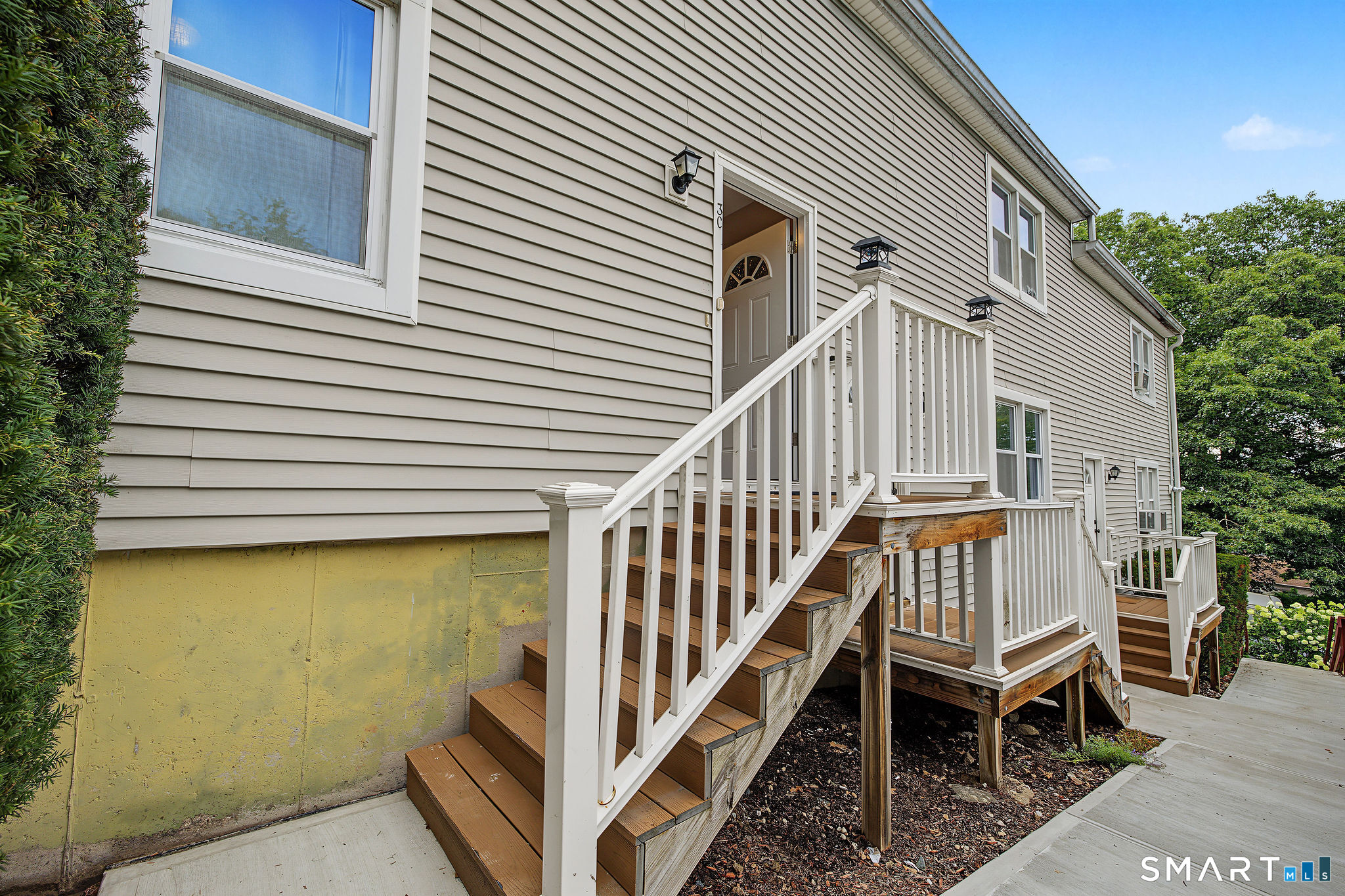 6 Irving Place Danbury CT 06810