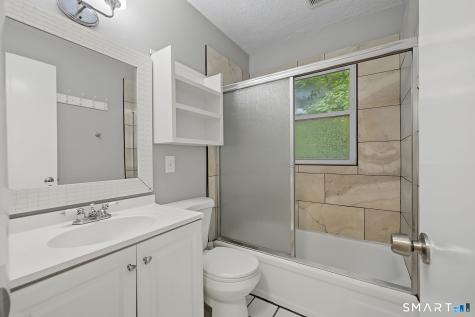 6 Irving Place Danbury CT 06810