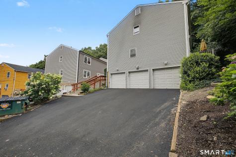 6 Irving Place Danbury CT 06810