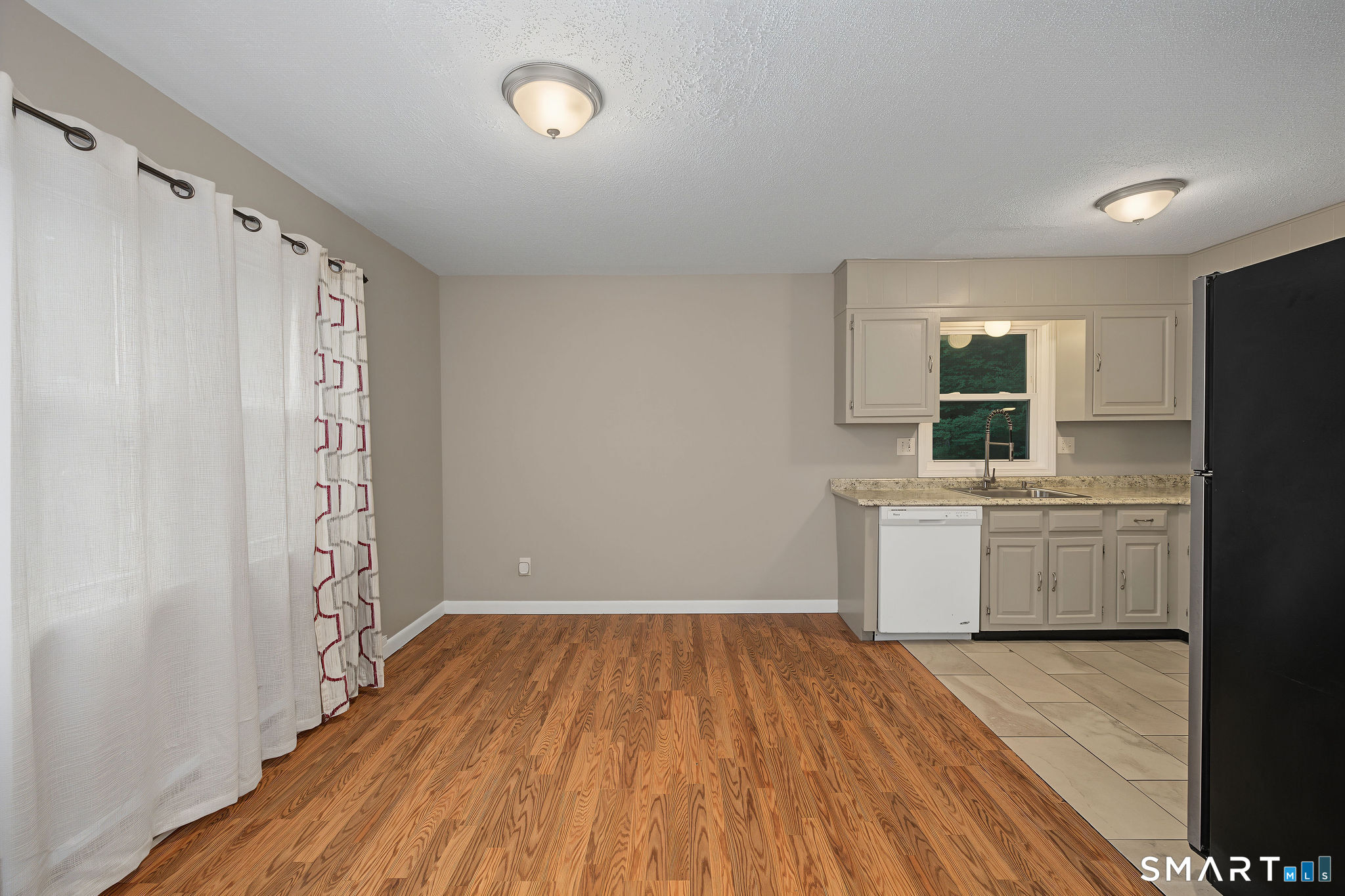 6 Irving Place Danbury CT 06810