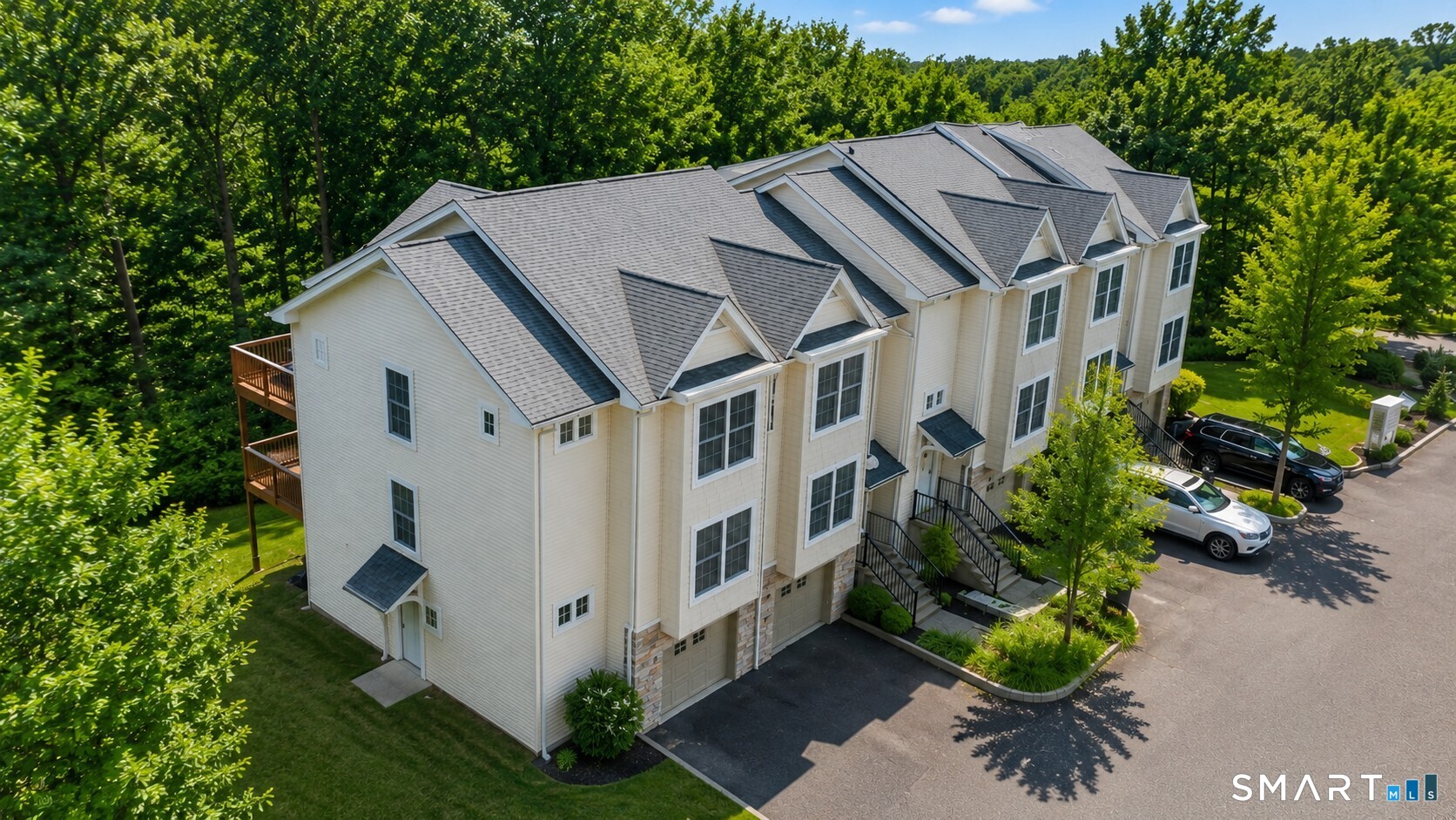 32 Crows Nest Lane Danbury CT 06810